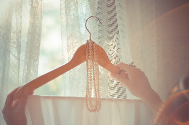 服のかかっていないハンガー